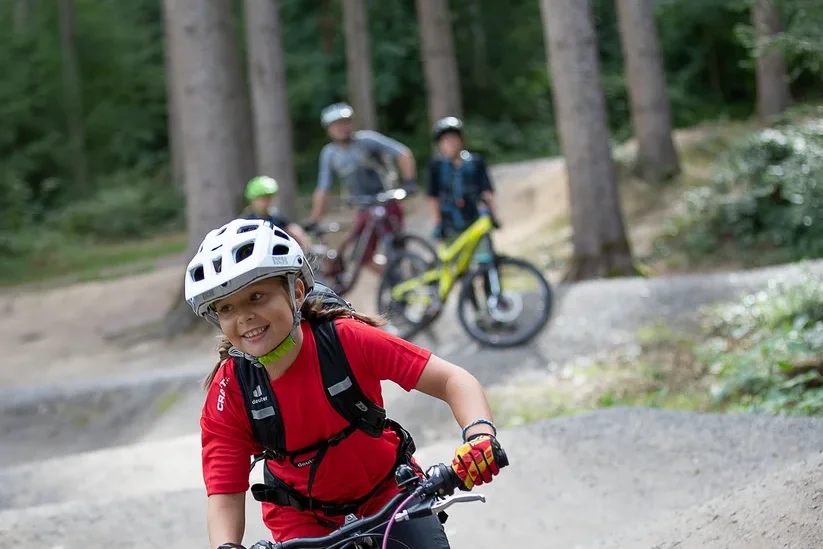 Helmet, Person, Bicycle, Hardhat, Glove