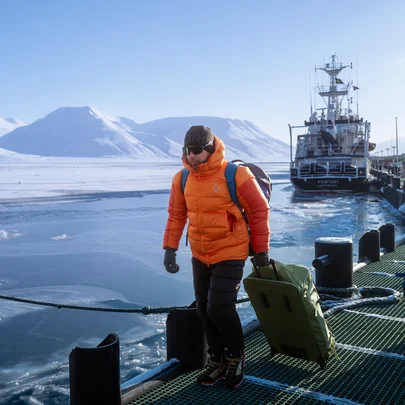 TRAVEL_Duffel_Pro_Movo_Sideshot-3_Thomas_Monsorno