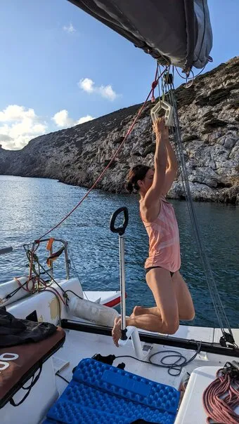 Maritimer Marmor: Ein Abenteuer zwischen Wellen und Klettern