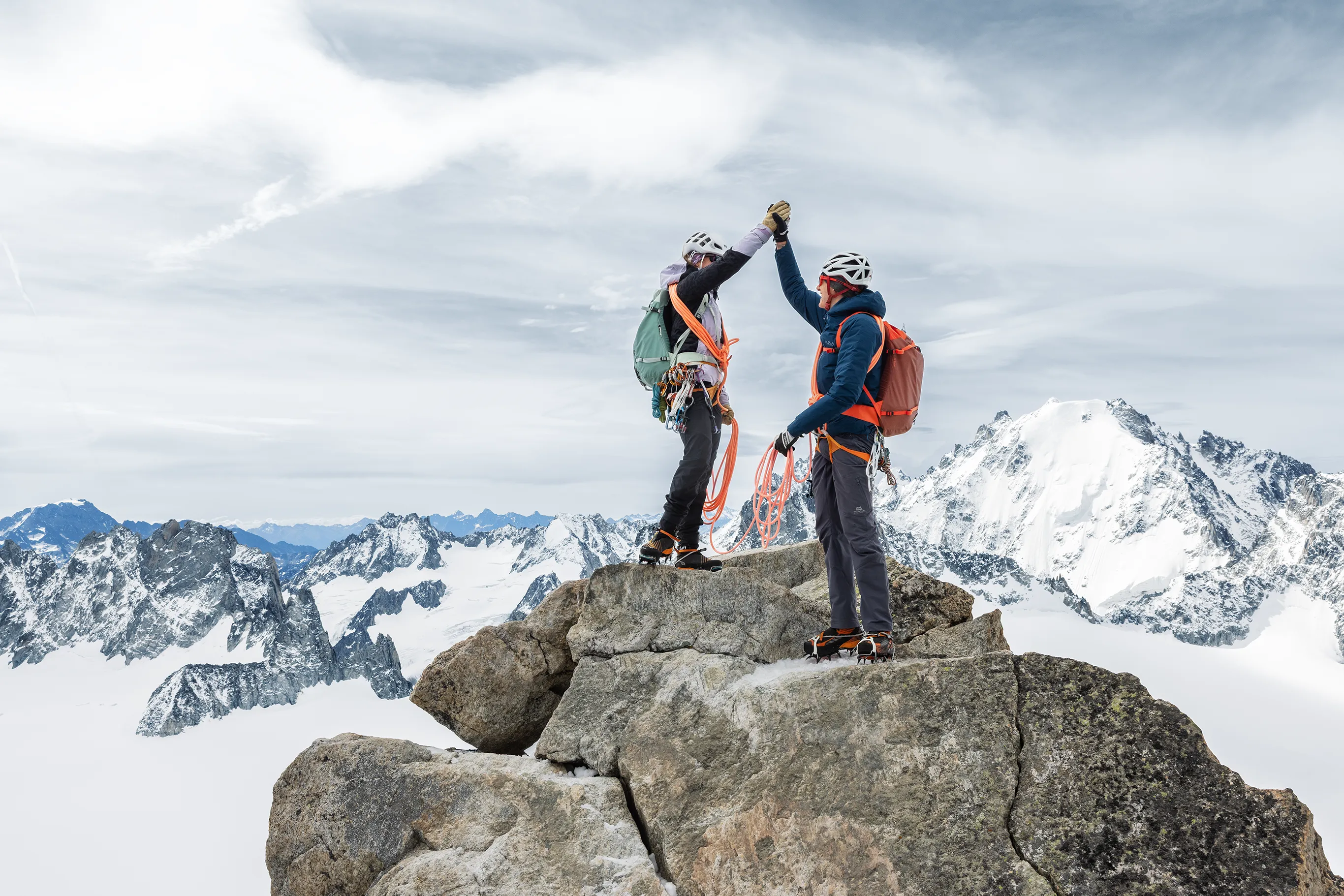 Mountaineering_Guide_Sideshot-28_Julian-Bueckers_CG Mountaineering_Guide_Sideshot-28_Julian-Bueckers_CG