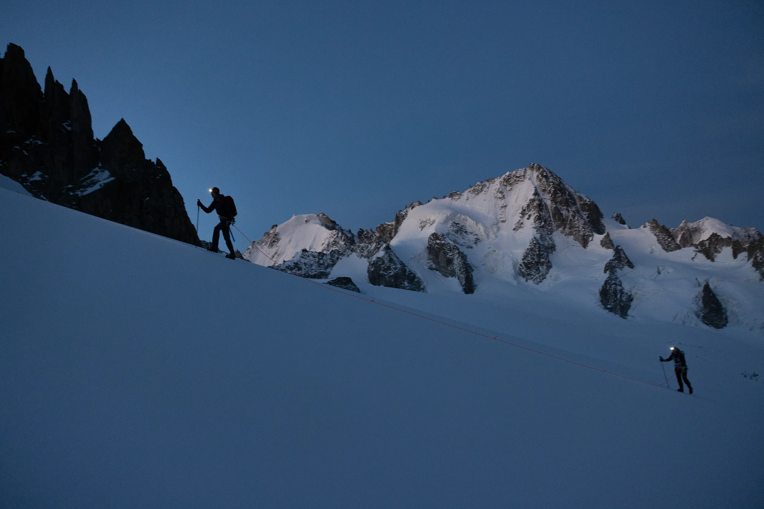 Mountaineering_Guide_Sideshot-12_Julian-Bueckers Mountaineering_Guide_Sideshot-12_Julian-Bueckers