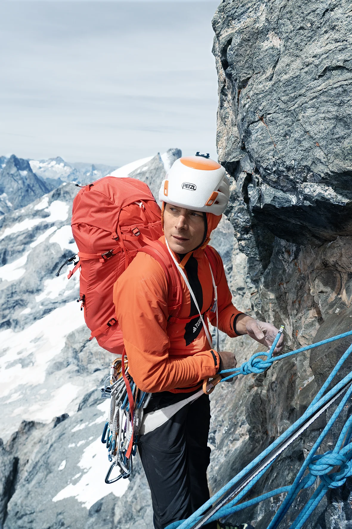 Mountaineering_Guide_Sideshot-18_Jake_Holland_26