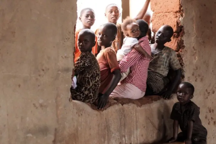 SDG_2_keine_Hunger children, group, window, wall, clothing