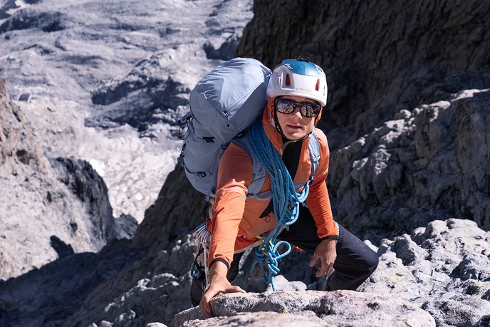 Mountaineering_Guide_Sideshot-4_Jake_Holland_26