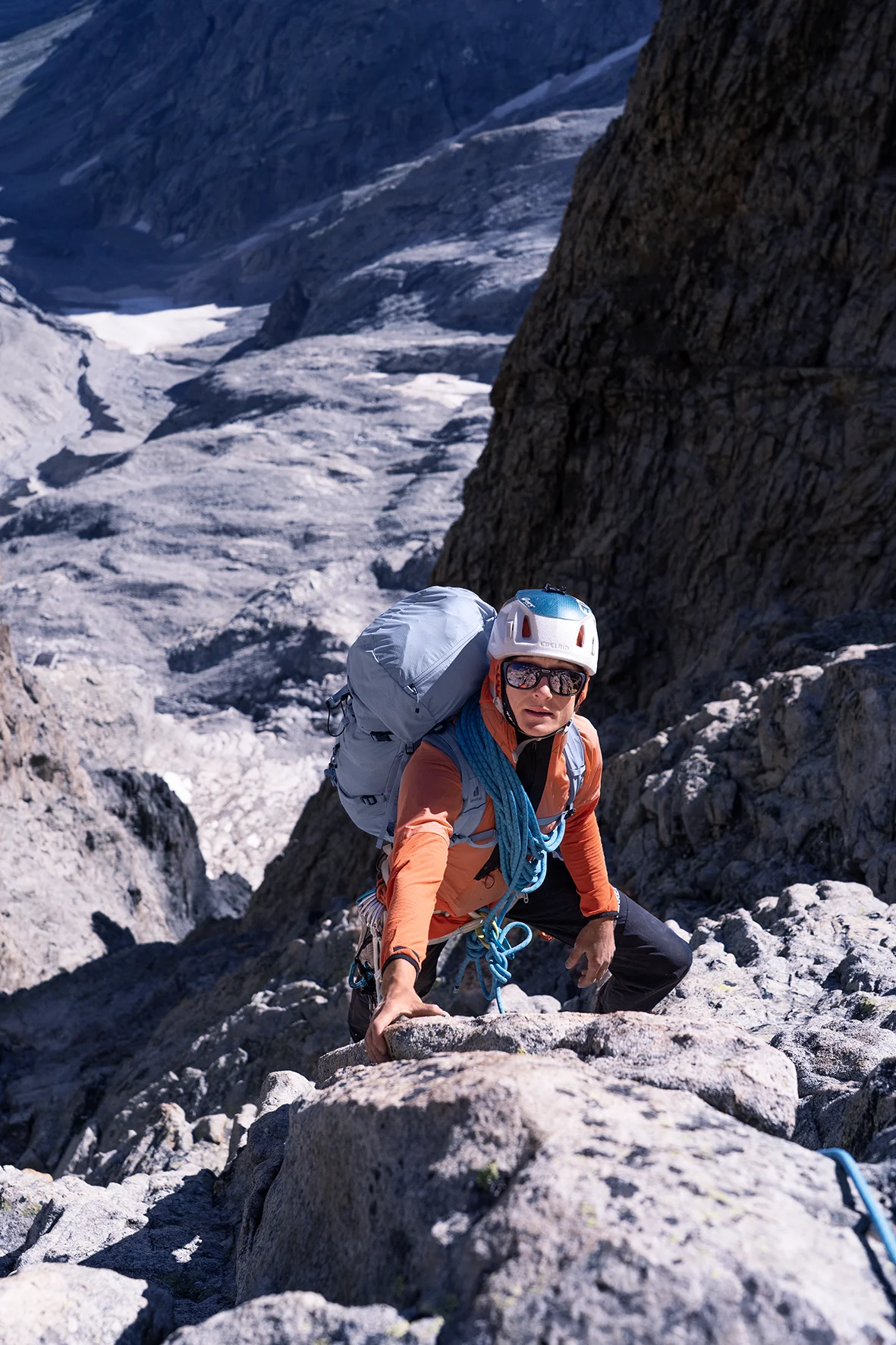 Mountaineering_Guide_Sideshot-4_Jake_Holland_26