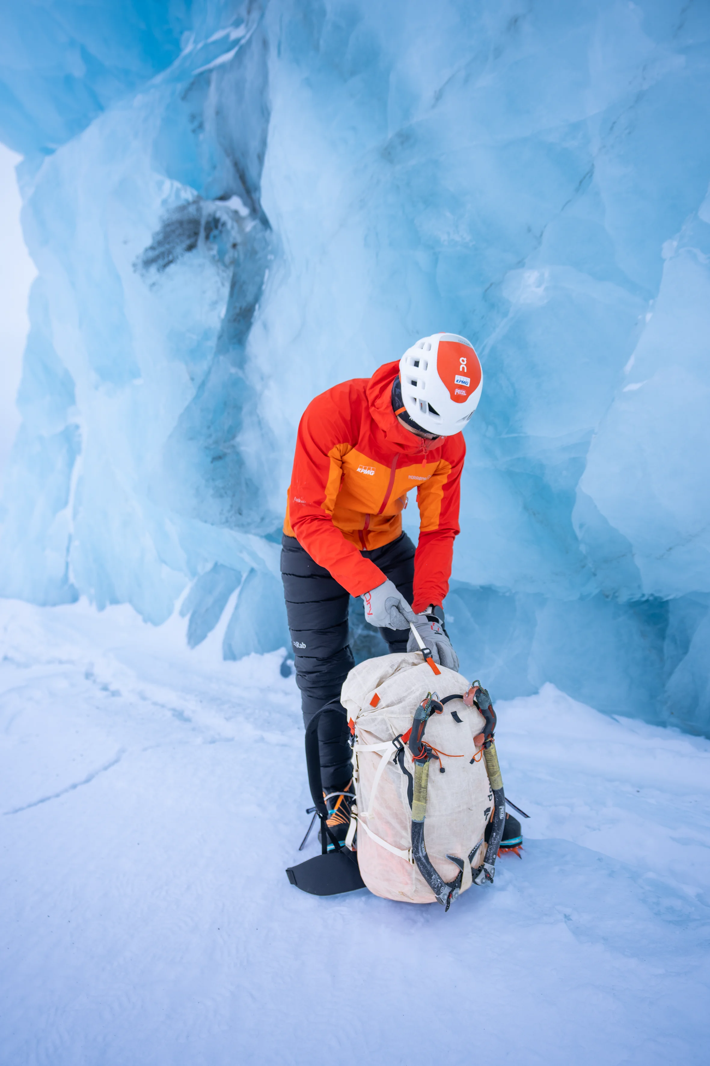 MOUNTAINEERING_Expedition_Ultra_Sideshot-9_Thomas_Monsorno