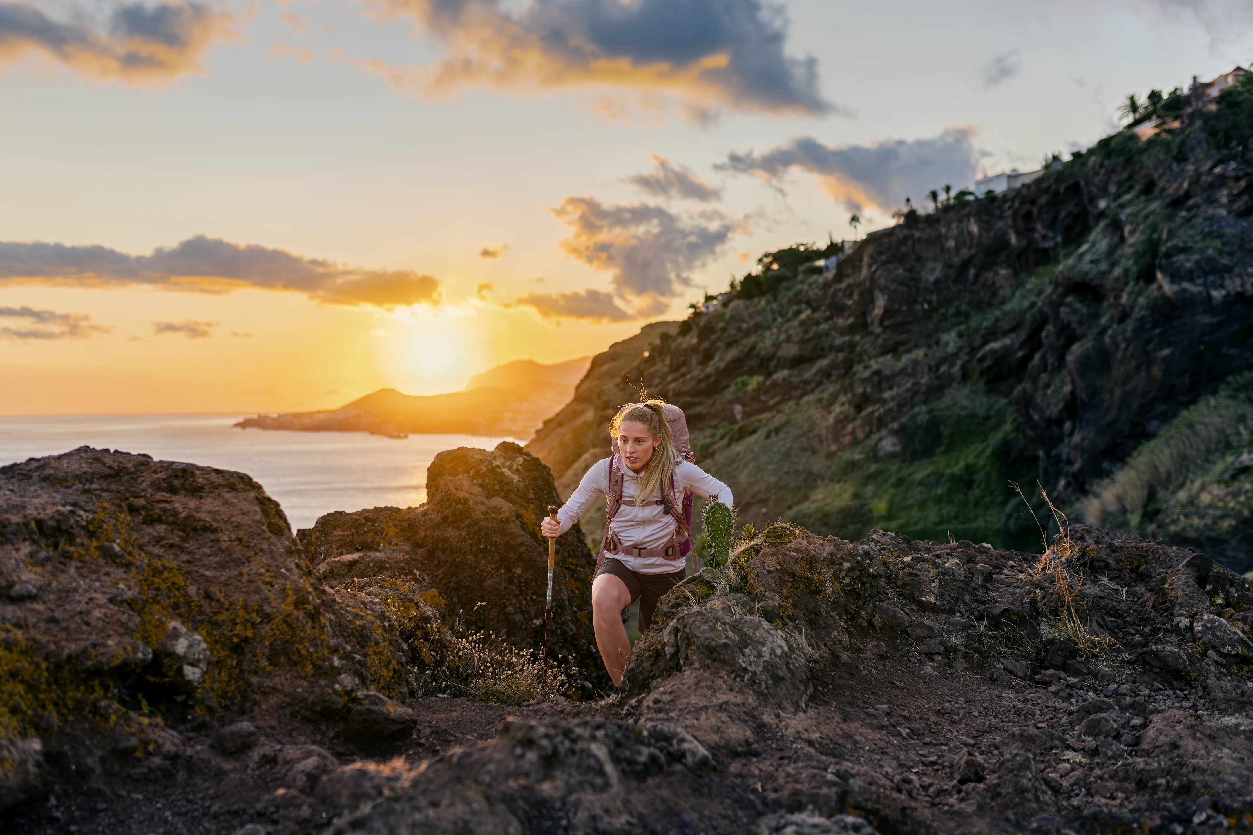 HIKING_FuturaPro_Sideshot_1_LukasKusstatscher