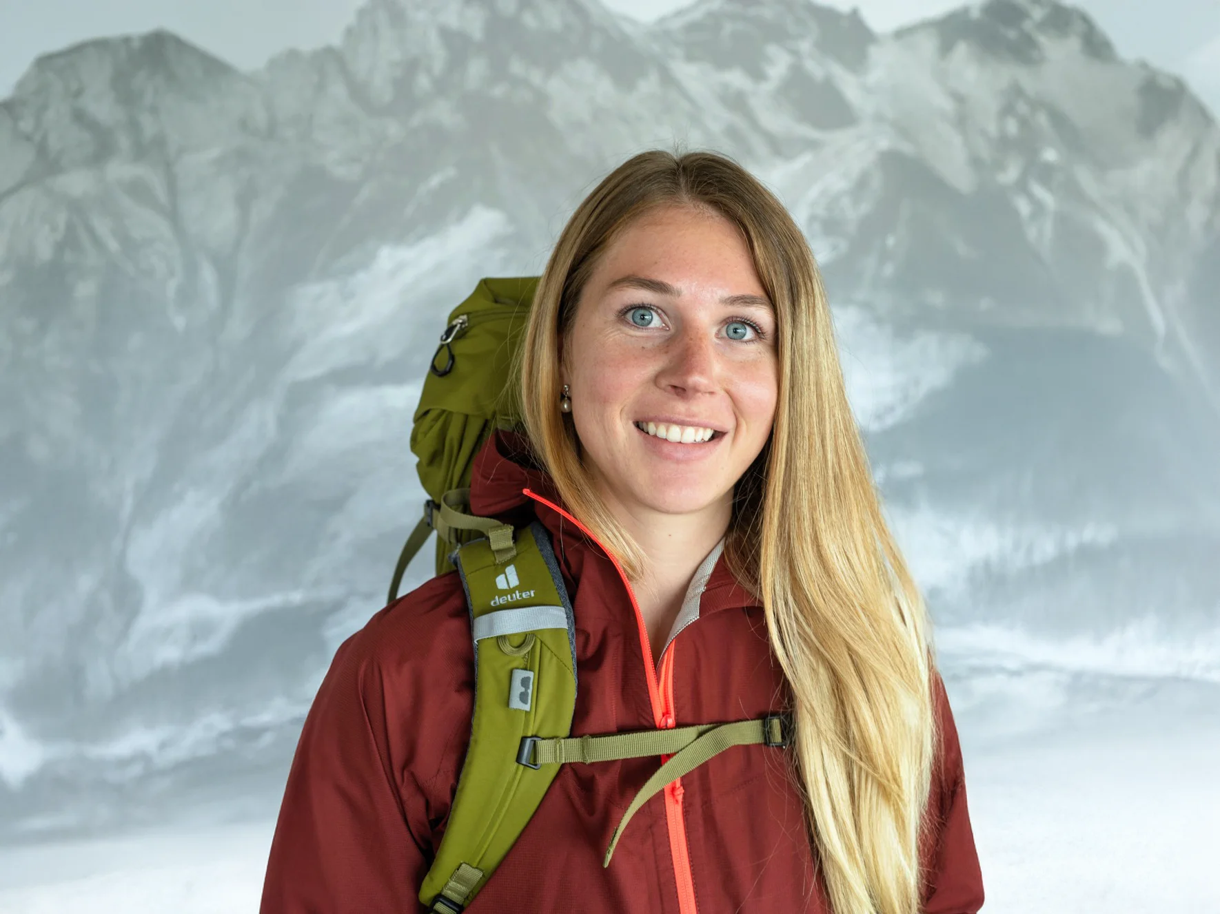 Ansprechpartnerin_Young_Talents Coat, Jacket, Person, Photography, Portrait