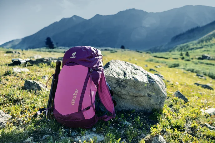 HIKING_Speed_Lite_Pro_Sideshot_13_Sam_Ferguson