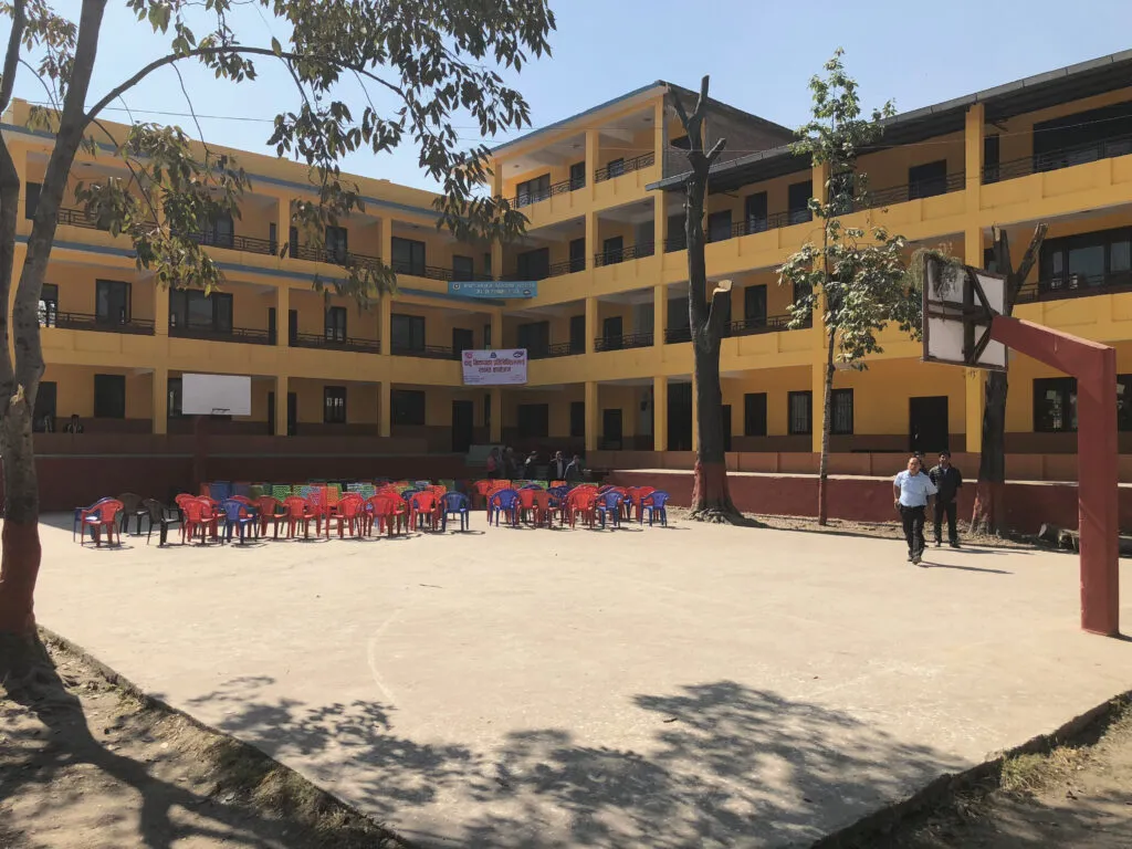 school, courtyard, outdoor, basketball, chairs