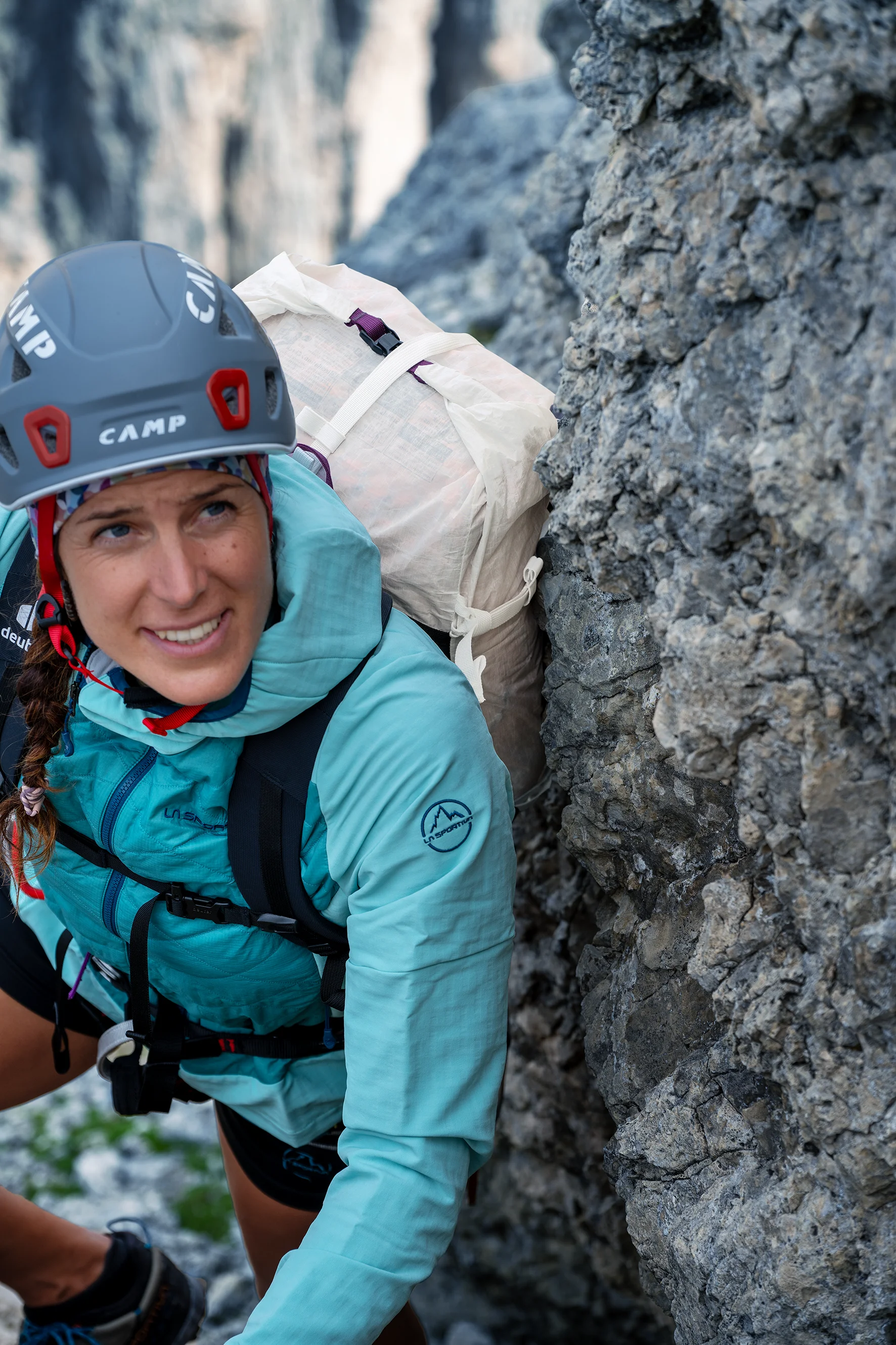 MOUNTAINEERING-Guide_Ultra-Sideshot_18-Tamara_Lunger-Storyteller_Labs MOUNTAINEERING-Guide_Ultra-Sideshot_18-Tamara_Lunger-Storyteller_Labs