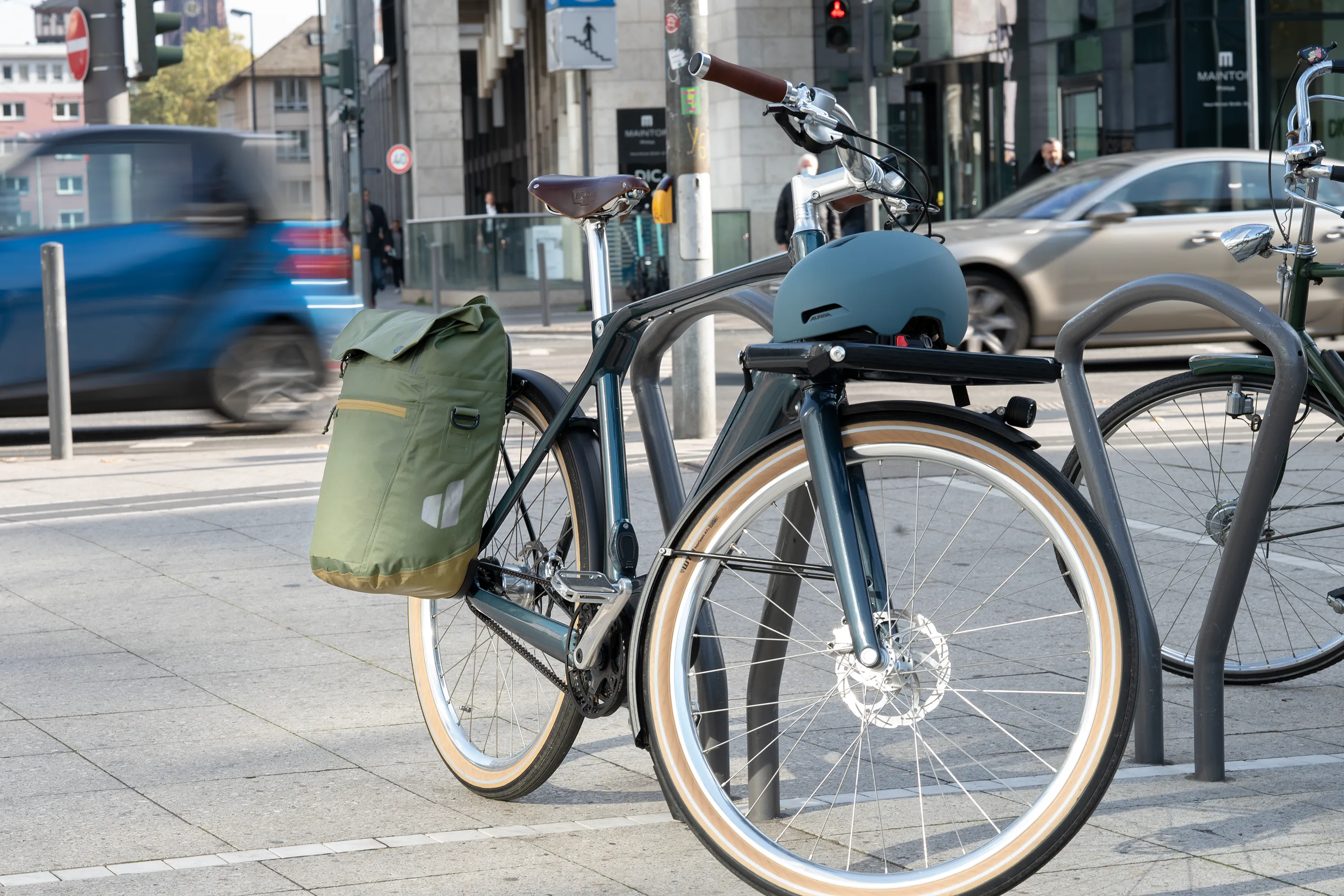 Bike-Commuting-Mainhattan-detail-3_Mo-Garhammer_(1)