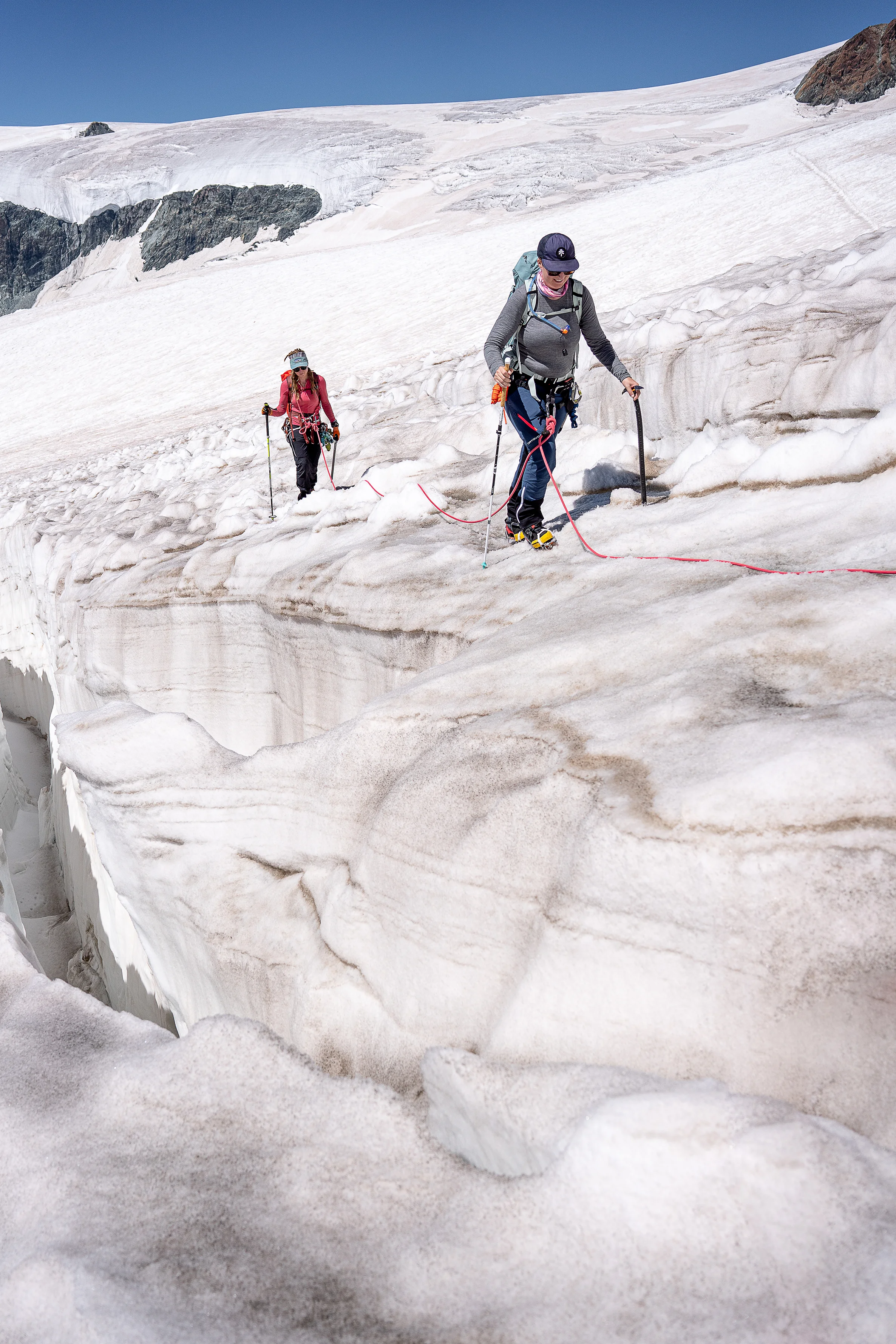 Mountaineering_Durascent_Sideshot-12_Julian-Rohn
