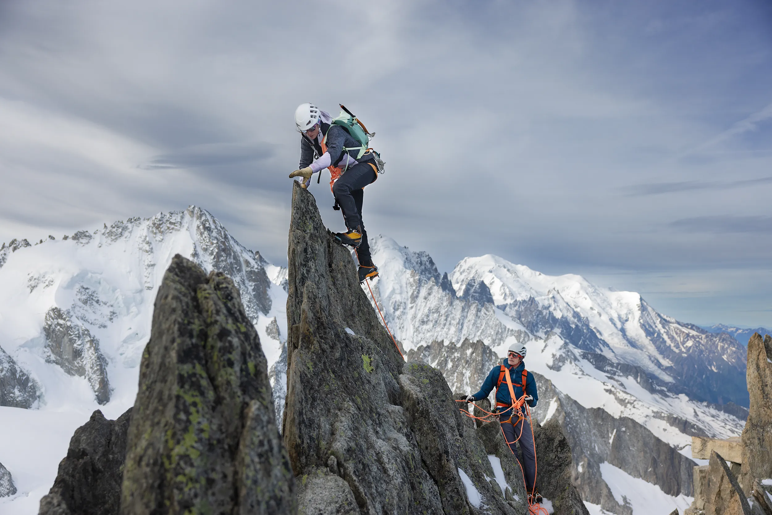 Mountaineering_Guide_Sideshot-18_Julian-Bueckers Mountaineering_Guide_Sideshot-18_Julian-Bueckers